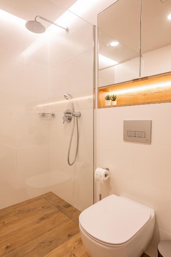 Pinea Sky Premium Apartament Z Widokiem Na Morze Ze Spa I Basenem Przy Plazy Pobierowo Ngoại thất bức ảnh